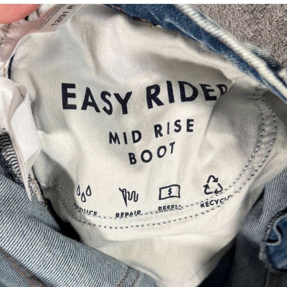 Lucky Brand Easy Rider Mid Rise Boot Jeans Women Fit 35x31 Light Wash Distressed - Picture 4 of 16